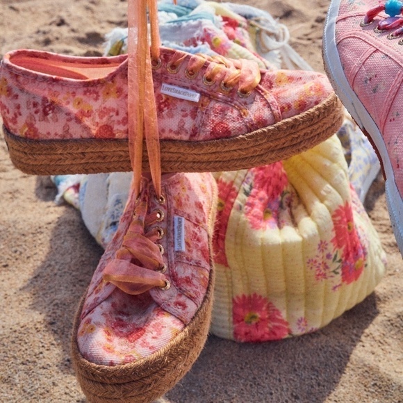 Woven Platform Sneaker.